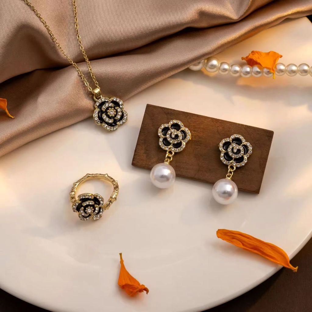 Kalung Wanita Kalung Bunga Cincin Bunga Mawar Hitam