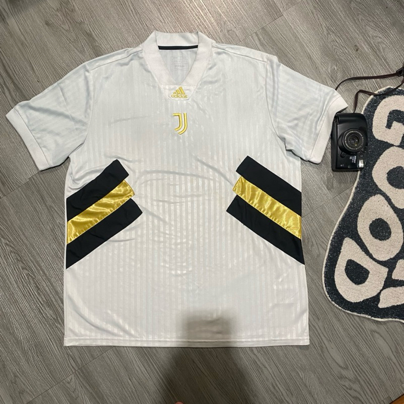 Diki Thrift | Jersey Addiddas’ Vintage