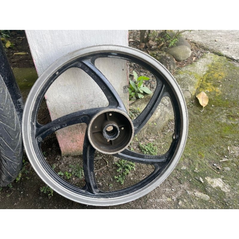 velg bekas supra