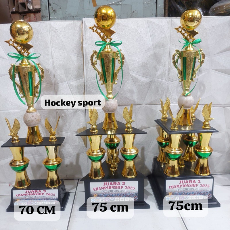 Trophy 4 KAKI. 3 KAKI. 2 KAKI. Trophy Piala Badminton / Sepak Bola / Tenis Meja / Musik / Burung / K