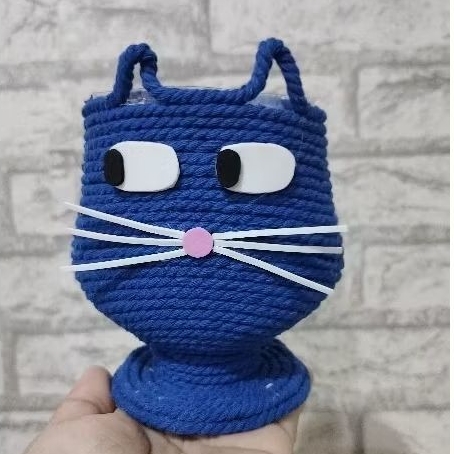 

Prakarya Anak Sekolah' Tempat Pensil/Vas Bunga dari Botol Plastik Bekas untuk tugas sekolah