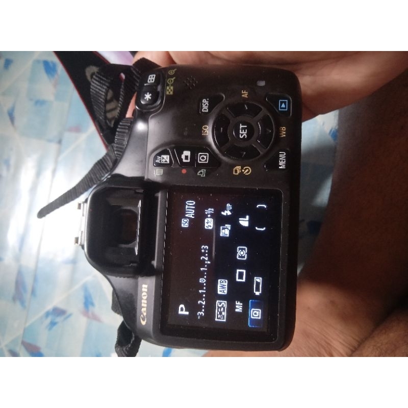 camera Cannon 1100d