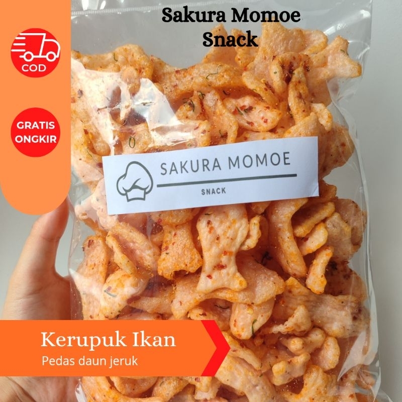 

KERUPUK IKAN ORI DAUN JERUK, KERUPUK IKAN PEDAS DAUN JERUK KEMASAN 200 GRAM