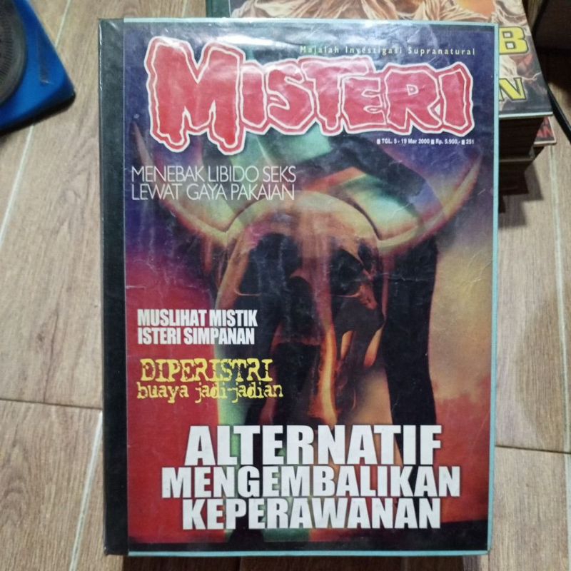 majalah misteri, bundel, hardcover, isi 8 majalah, THN 2000, kondisi baik, used seken bekas preloved