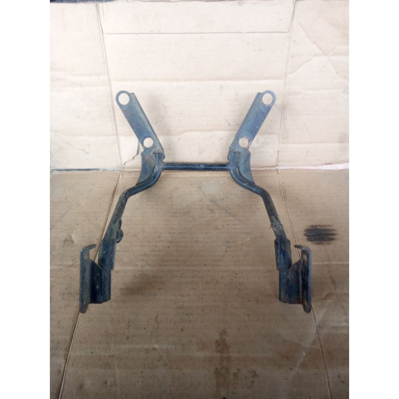 breaket dudukan visor Megapro Primus Tiger Revo original bekas copotan