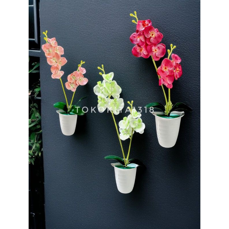 SET BUNGA PLASTIK ANGGREK BESAR DENGAN POT DINDING OMBAK