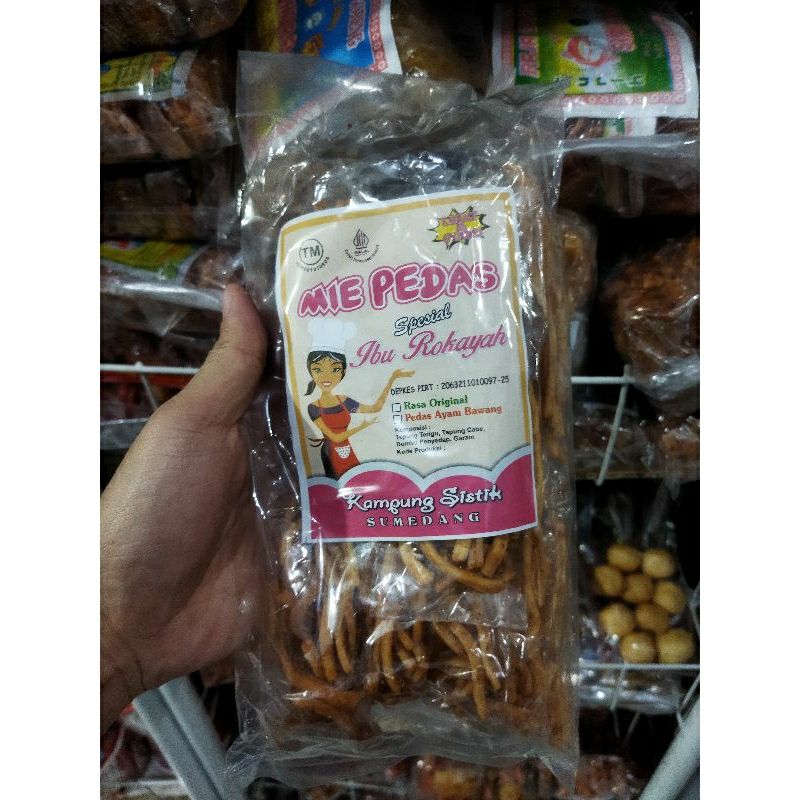 

Kerupuk, Basreng, Seblak, Makaroni pedas
