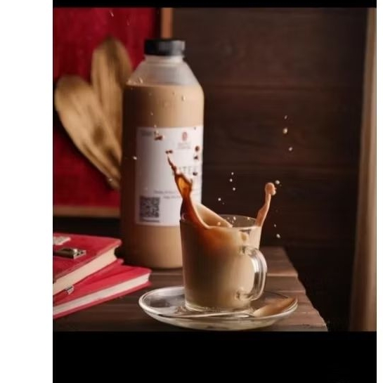 

COFFE LATTE DAN MATCHA LATTE FRESH MILK DAN OAT MILKBY HANAN CAFE