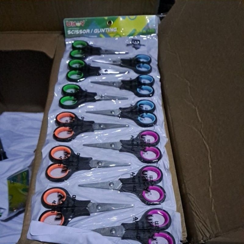 

Gunting Kecil Hw 4 ukuran 5,5 inch Harga Untuk 1 Renceng isi 12