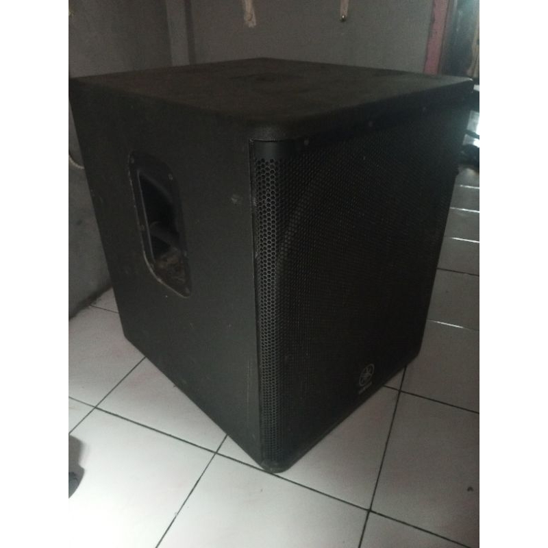 YAMAHA SUBWOFER DSR118W