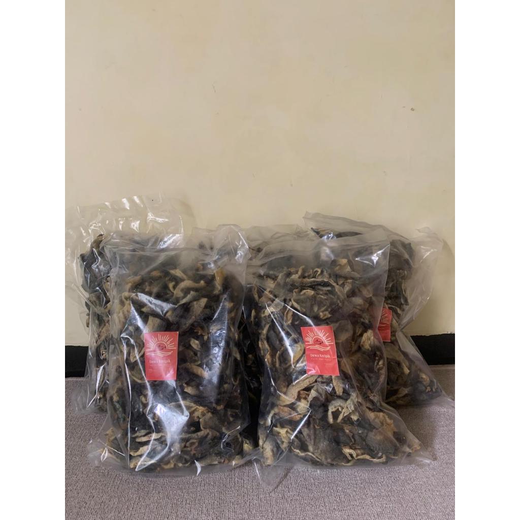 

(KOMBO 2KG LEBIH HEMAT) KERIPIK KULIT IKAN PATIN MENTAH ASLI (KRECEK)