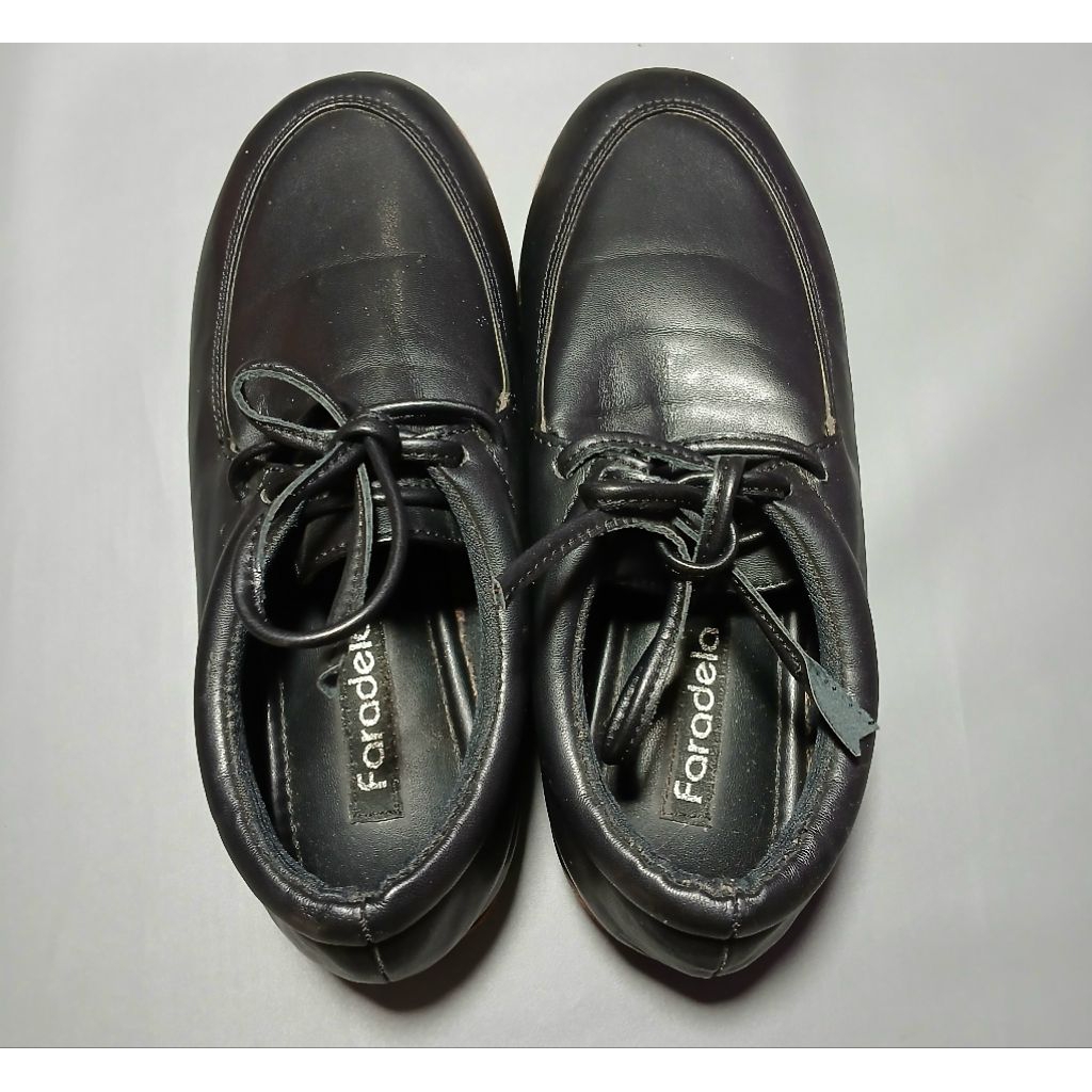 Preloved Sepatu wanita Hitam Faradela
