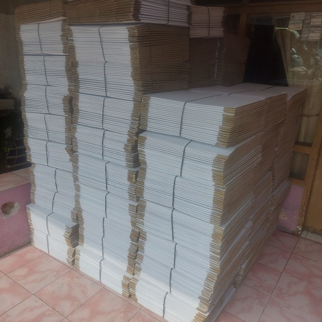 

kardus packing ukuran 39×39×9cm