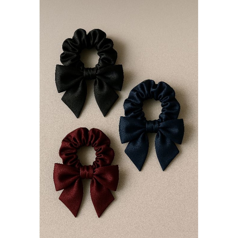Srunchie Pita ikat rambut berbahan kain satin berkualitas