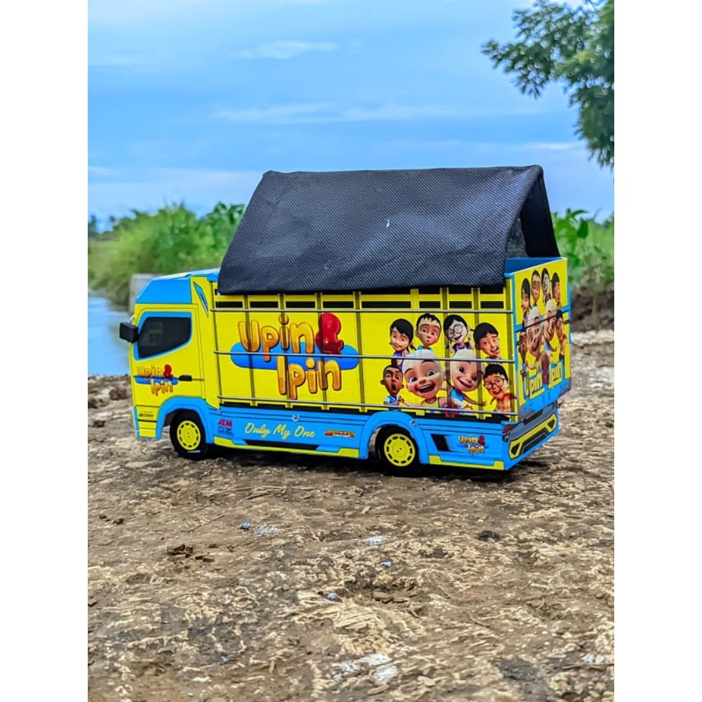 mainan anak truk miniatur Upin Ipin