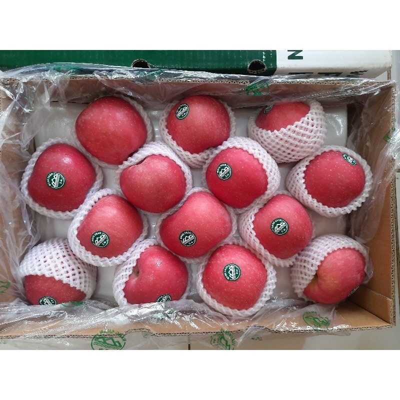 

apel fuji import /2 buah (600 gram)