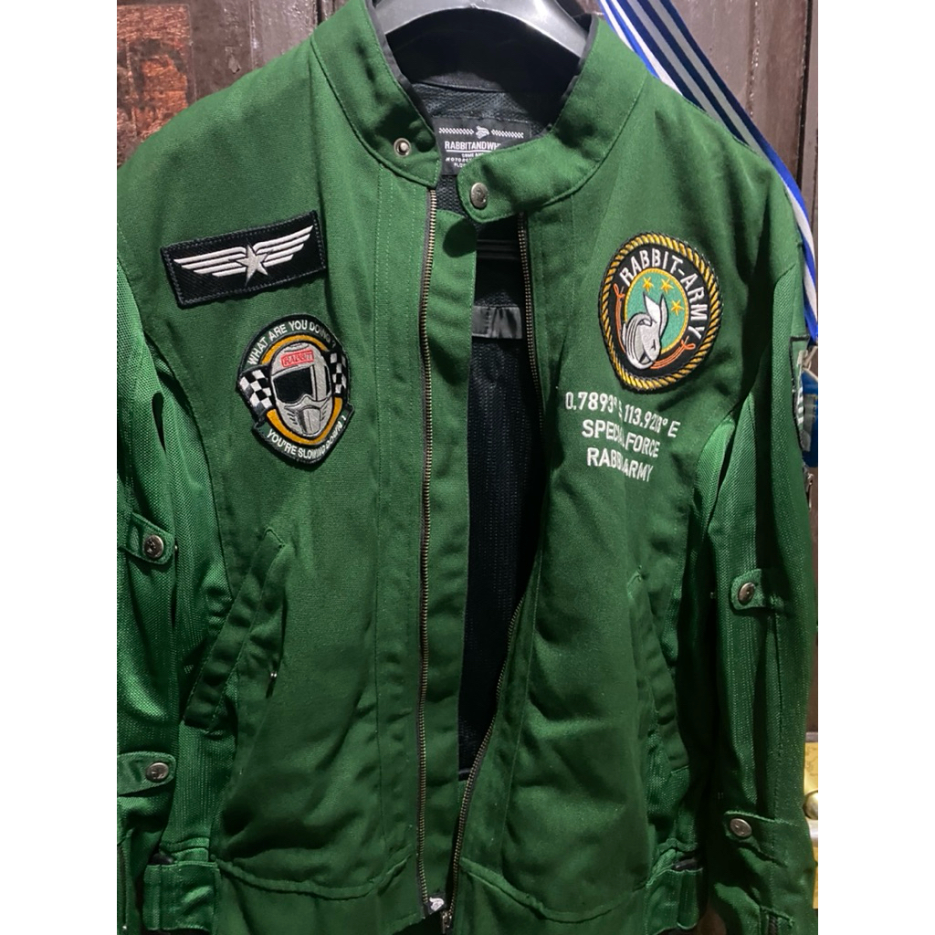 Jaket Rabbit And Wheels Army Maverick Bomber Limited Edition Second size XL