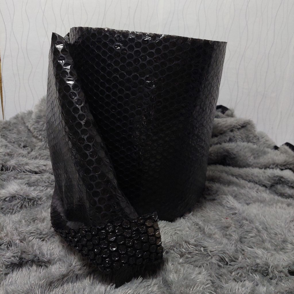 

BUBBLE WRAP TAMBAHAN UNTUK PACKING AGAR AMAN
