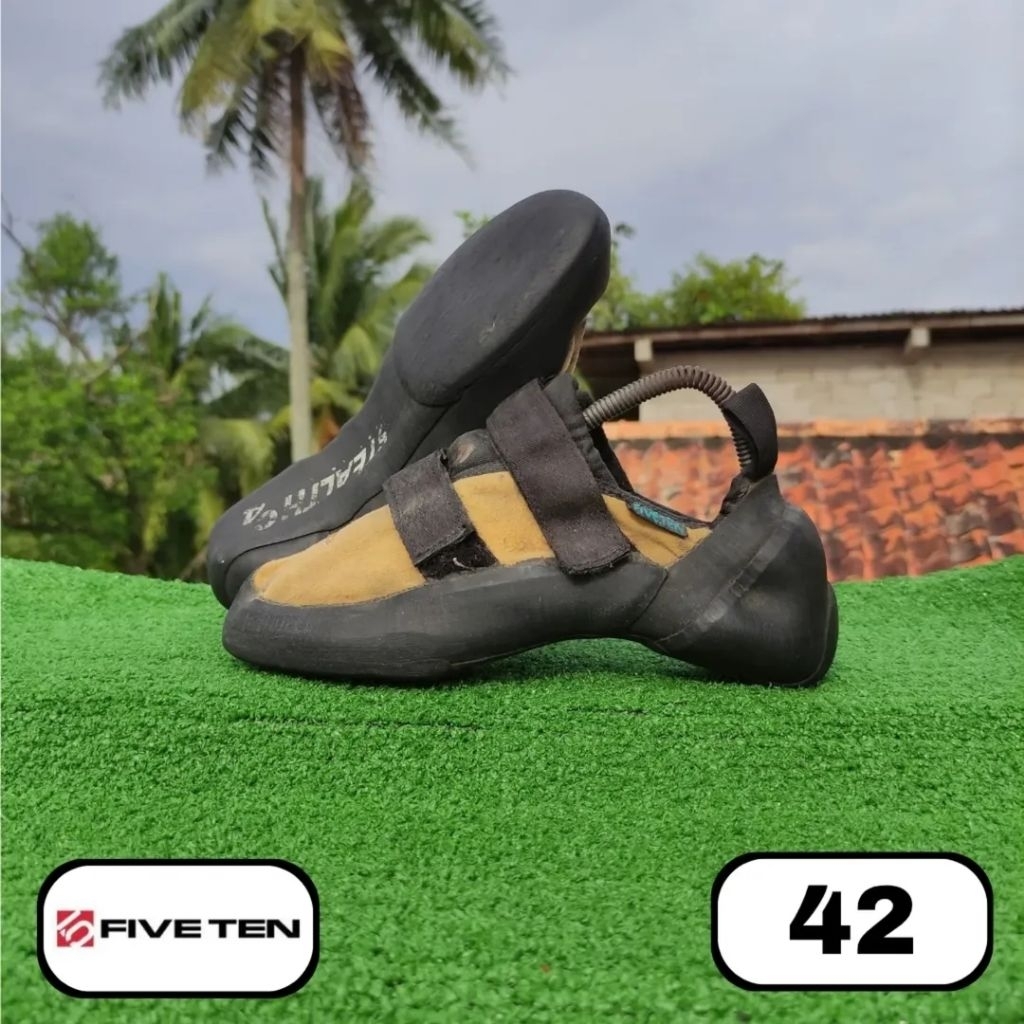 Sepatu climbing panjat tebing Five Ten Anasazi Velcro 42