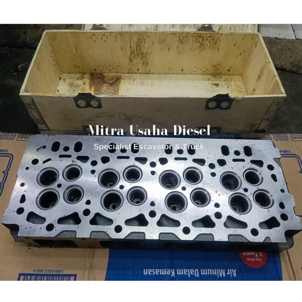 Cylinder Head Yanmar Vio70 DX75 4TNV98 4TNV94