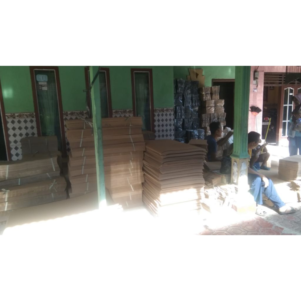 

kertas bunga, kraft 60 x 60 isi 10lembar