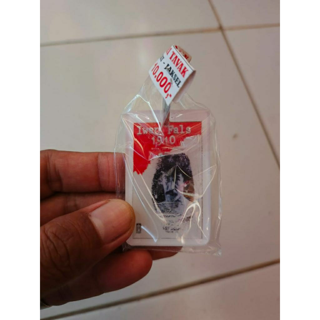 Aksesoris Gantungan Kunci Iwan Fals Dan Oi "1910"