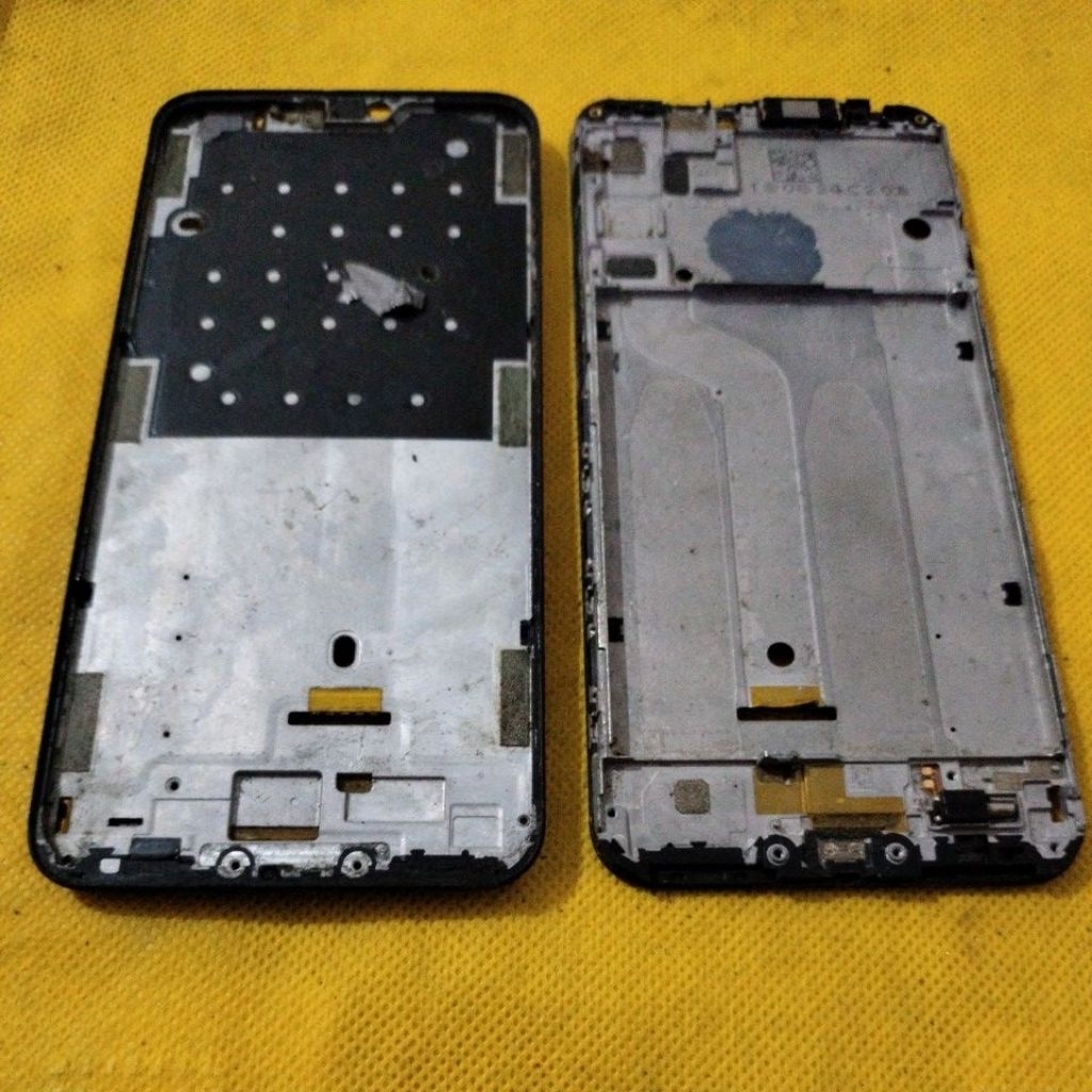 FRAME / TATAKAN LCD XIAOMI REDMI 6 PRO ATAU REDMI A2 LITE ORIGINAL COPOTAN