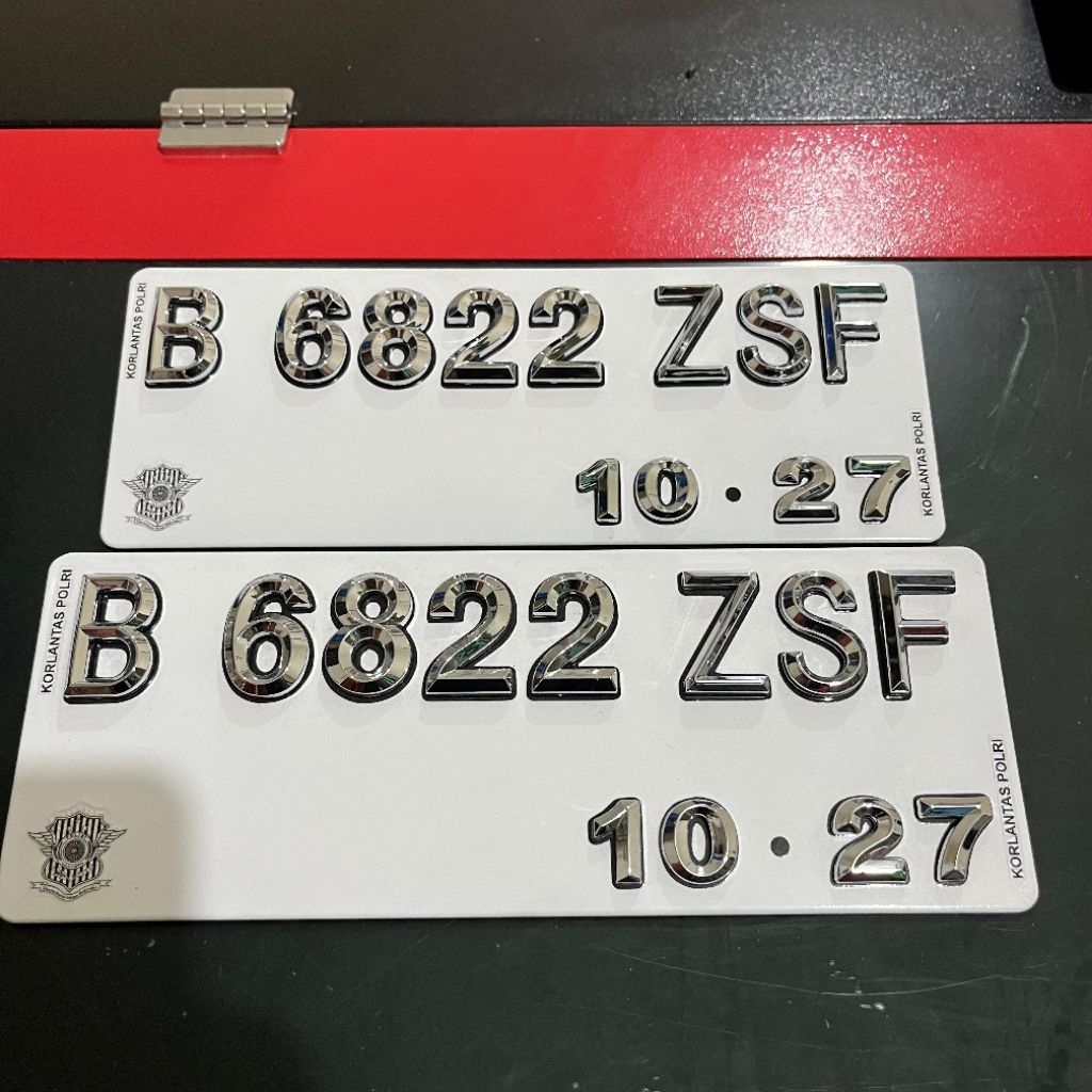 Plat Nomor Timbul Putih Chrome Motor