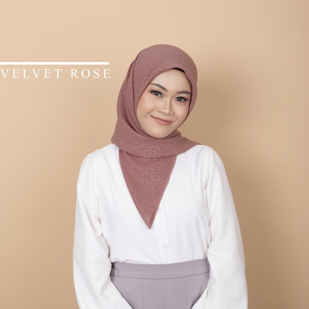 Kerudung Bermotif Bunga Segi Empat Kekinian Terbaru Hijab Embos A By ZLY ZELIA