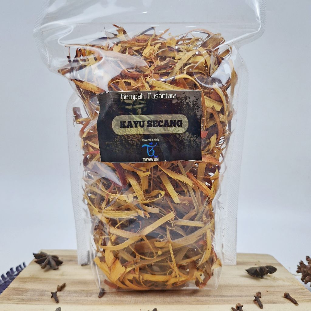 

Kayu Secang Alami Asli 100gr/Bahan Minuman Tradisional Penghangat Tubuh/Cocok untuk Wedang, Jamu & Minuman Sehat