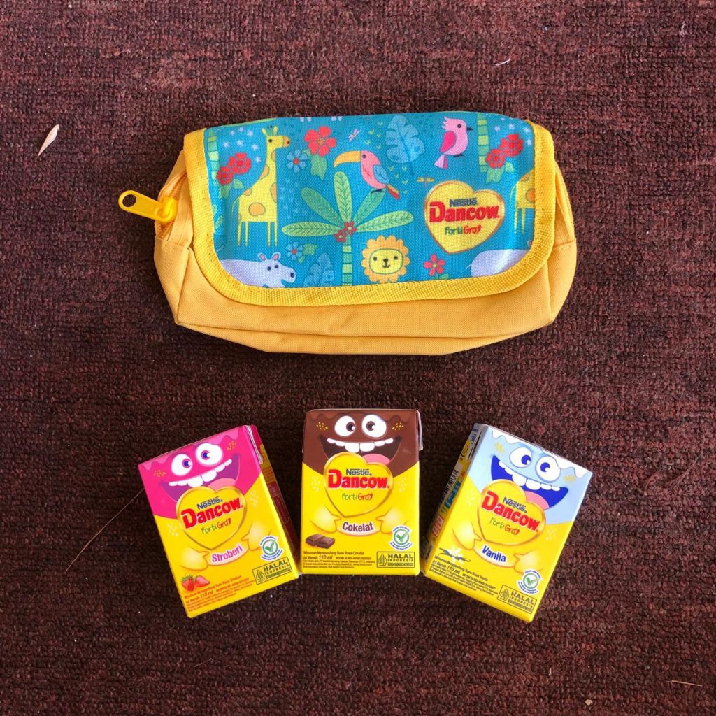 

DANCOW Fortigro Susu UHT 110ml x3pcs Free Gift Tempat Pensil