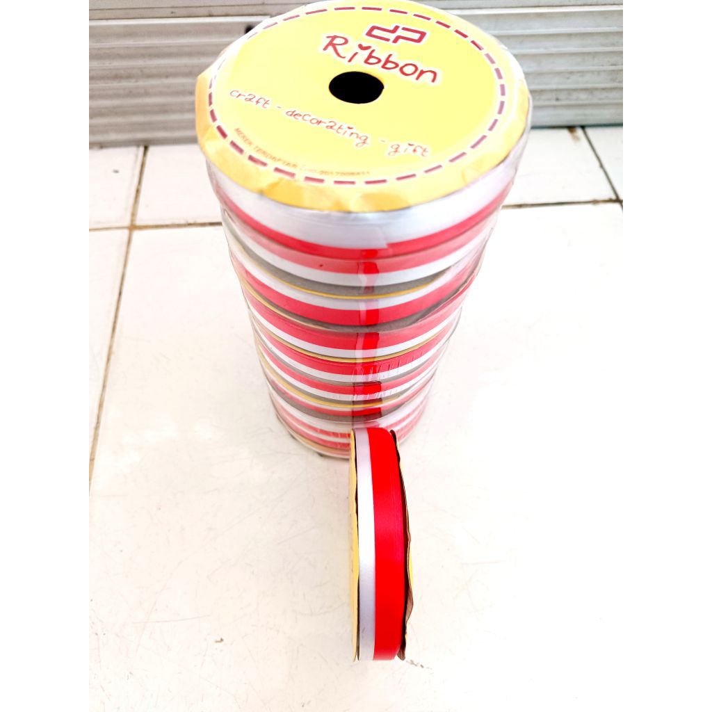 

Grosir Pita Bendera Indonesia Merah Putih Size Kecil 13 mm x 14 m Ribbon