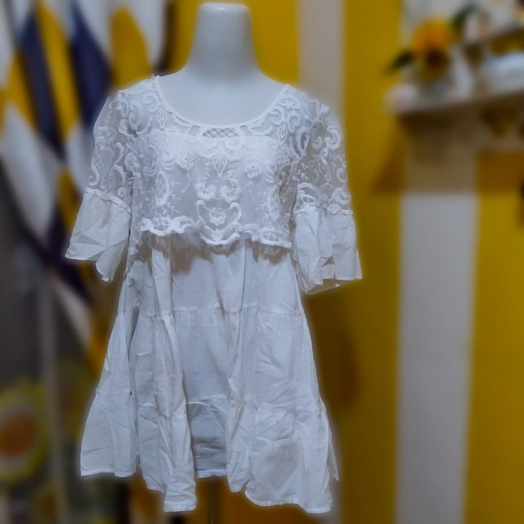 blouse putih renda renda