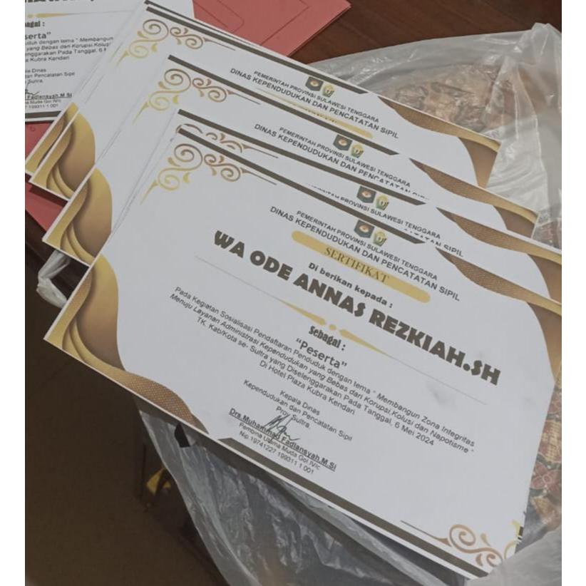 

SERTIFIKAT/PIAGAM F4/A4 CUSTUM FREE DESAIN - SERTIFIKAT/PIAGAM PENGHARGAAN (20pcs)