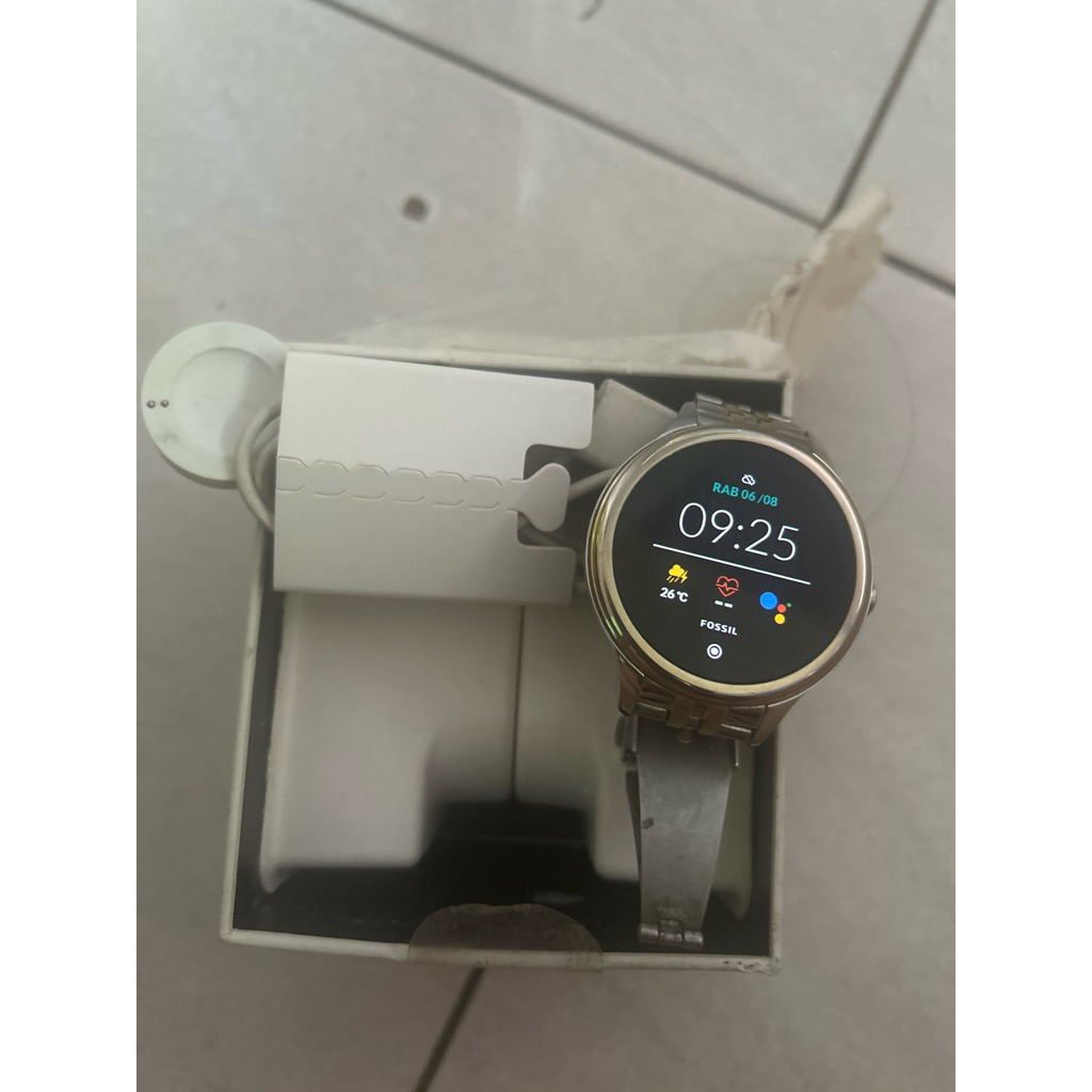 pre loved smart watch fossil gen 5