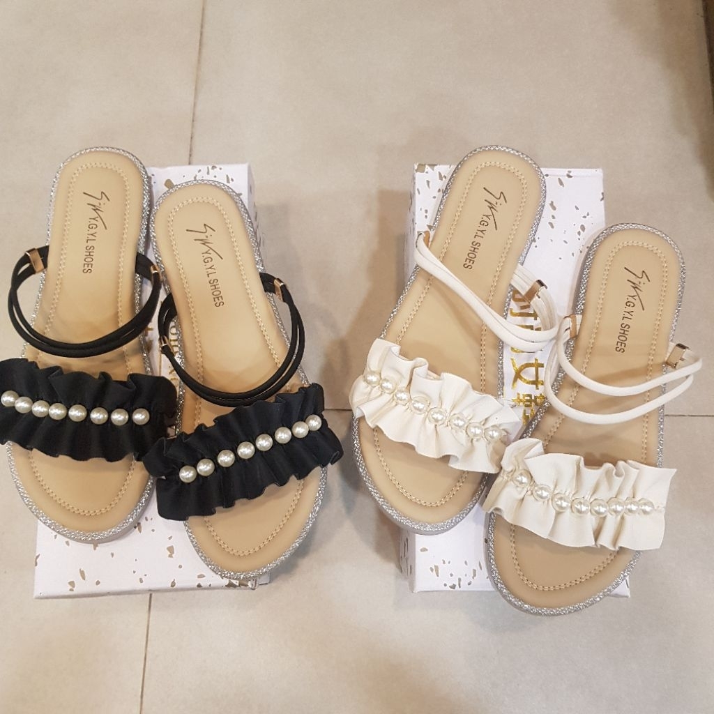 sepatu wanita model sandal sepatu mutiara 1 cm  ( 888-1 )