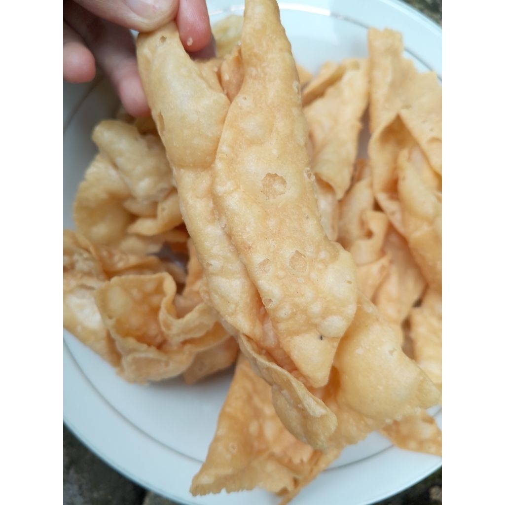 

Kerupuk pangsit bakso kue bawang bakso Kiloan Super Renyah dan Gurih