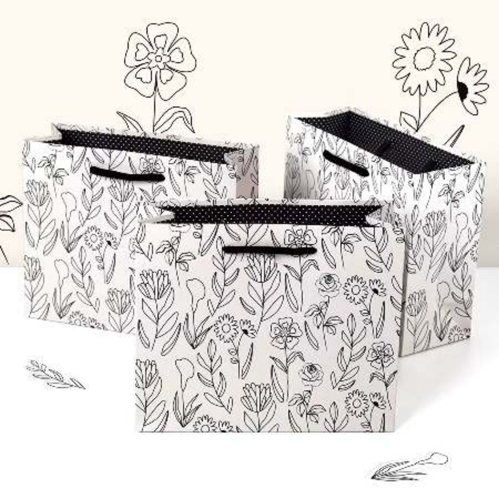 

Satuan- Paperbag Bunga Hitam Putih/ Tas Kado Gift Bag motif Bunga Simpel,paperbag hitam putih,paperbag bunga,tas mini,paperbag korea