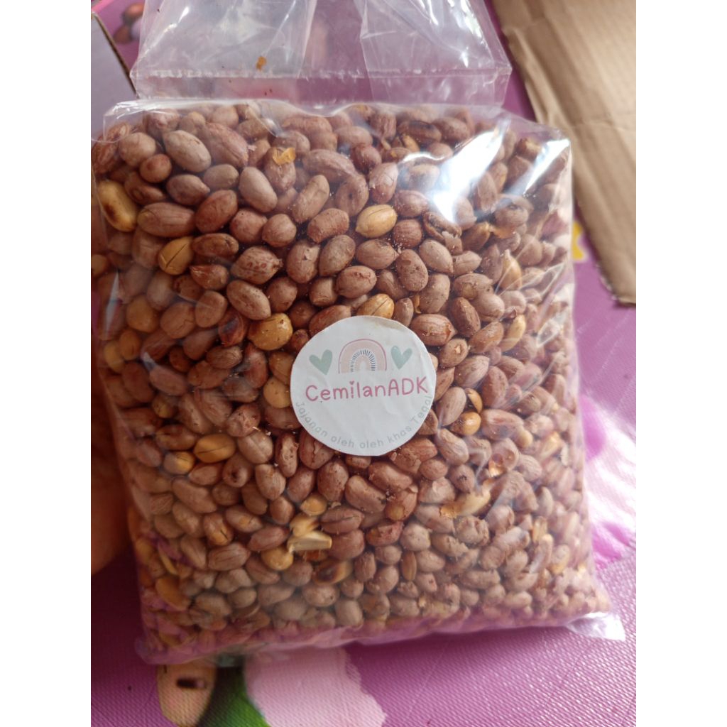 

KACANG BUGARES 1kg-kualitas terjamin rasa lebih enak gurih asin bawang putih