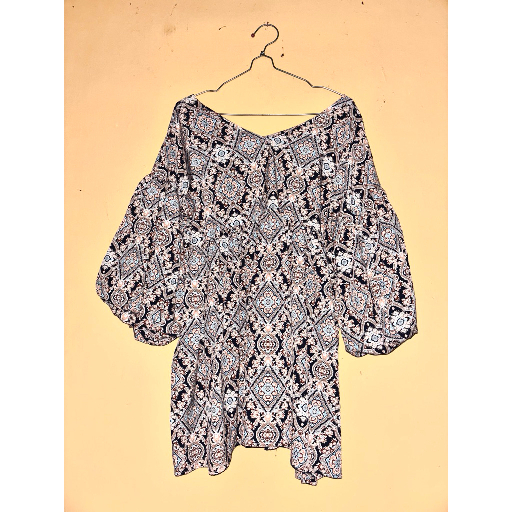 preloved atasan wanita motif etnik