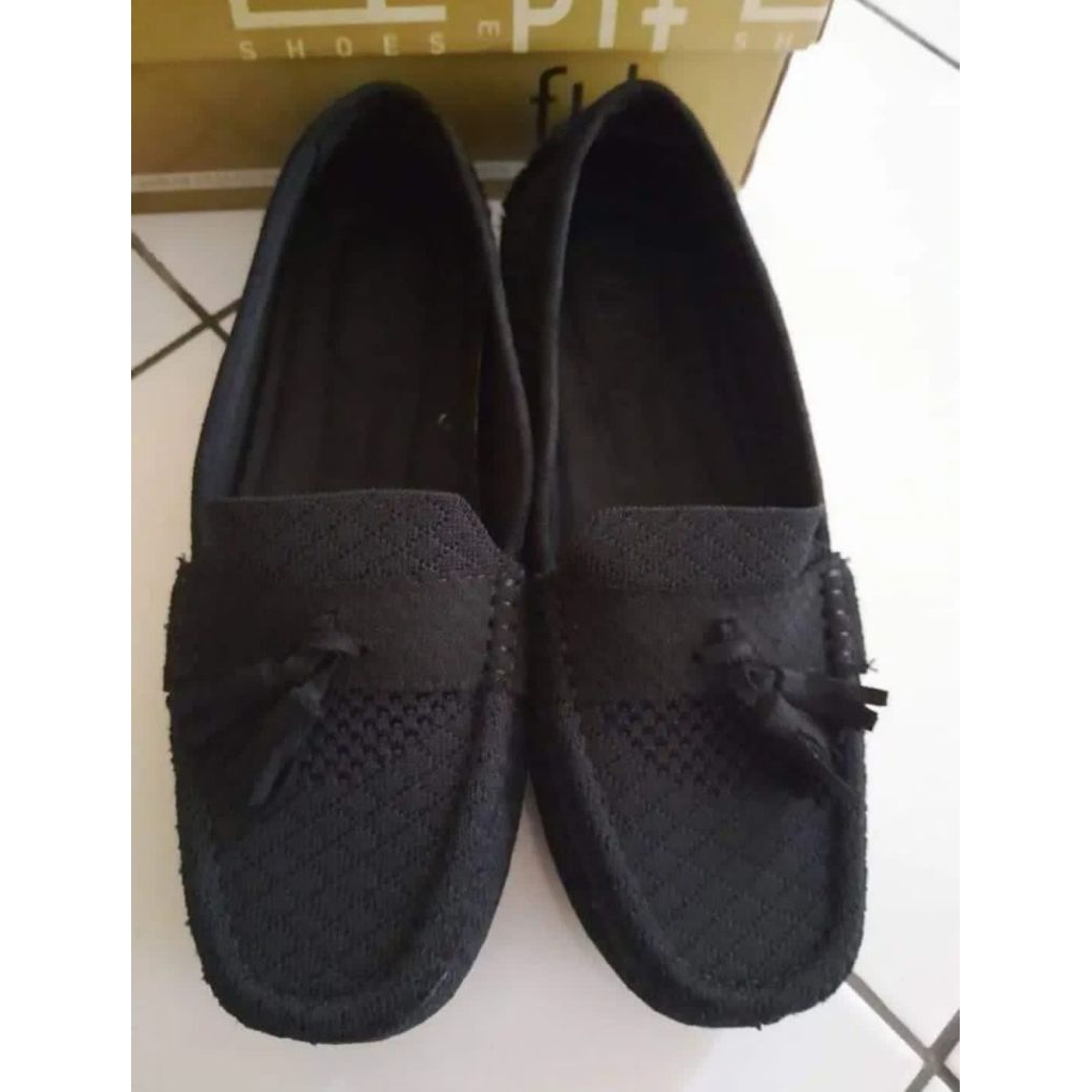 Sepatu Fladeo warna hitam no. 38/ Loafer wanita/Loafer/Flatshoes
