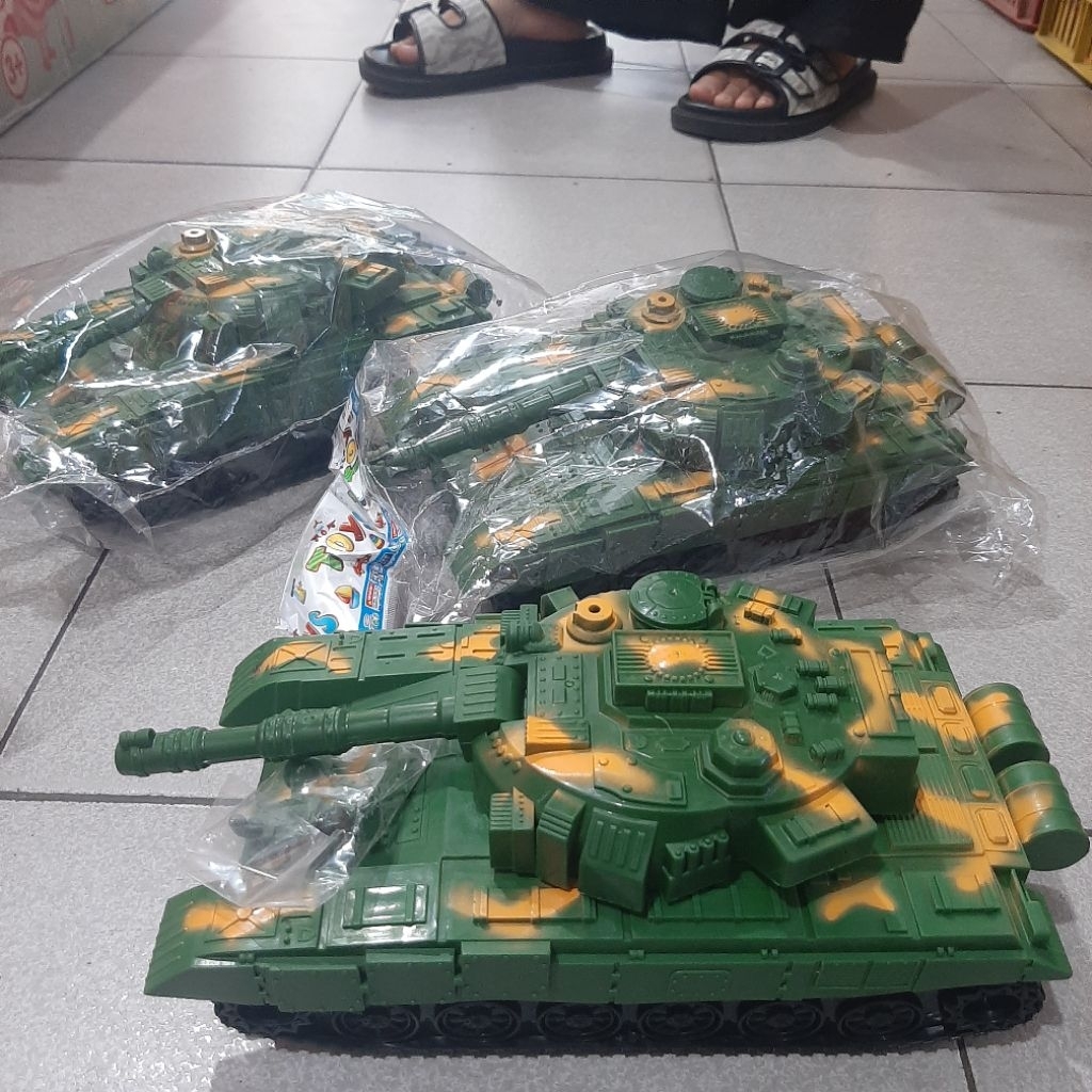 IM-1601 Mainan Tank Mobil Tentara Mainan Tank Bahan Plastik
