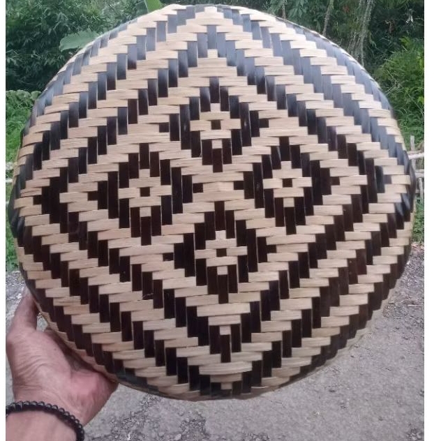 tampah anyaman bambu buat hiasan dinding