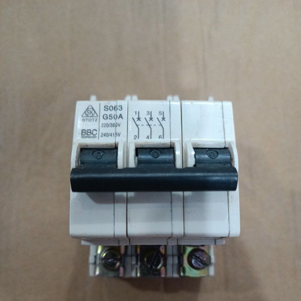MCB LISTRIK 3 PHASE 50 A STOTZ STOK LAMA