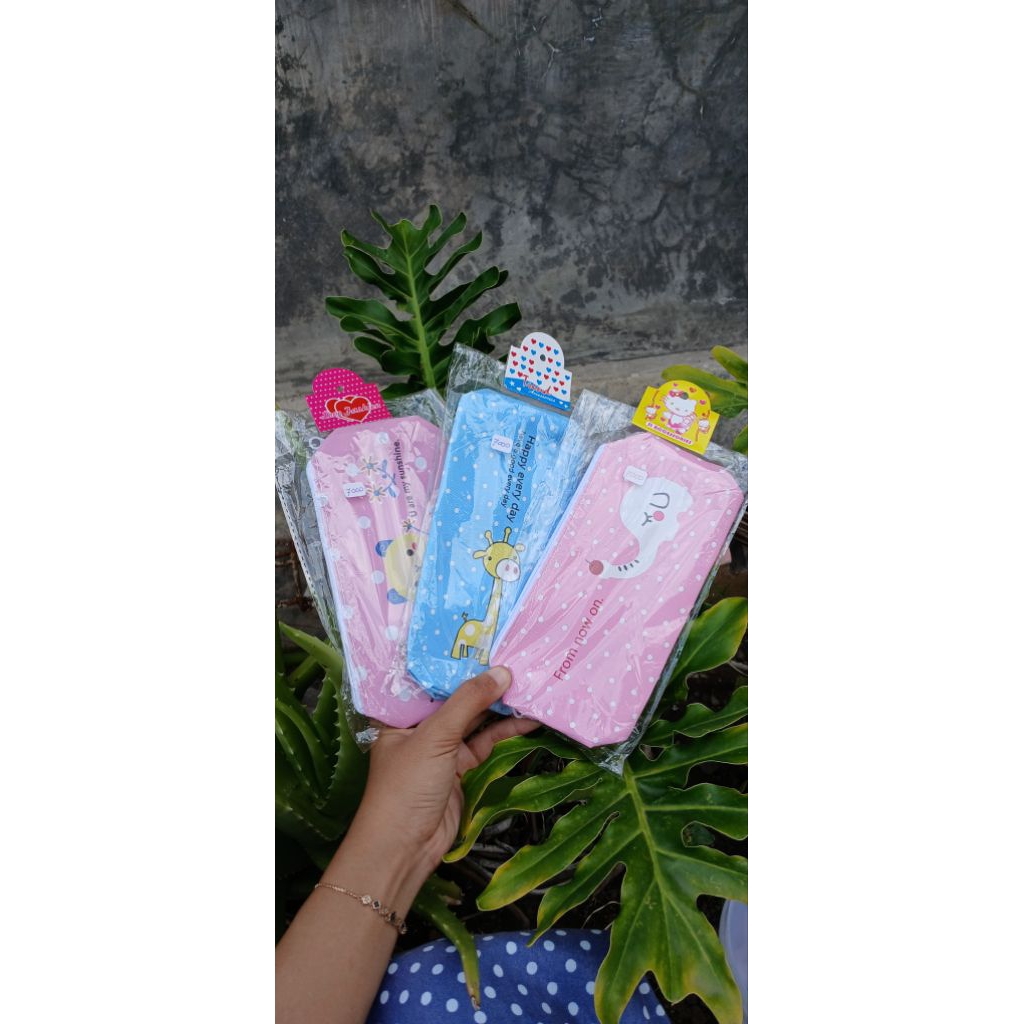 

Tempat Pensil