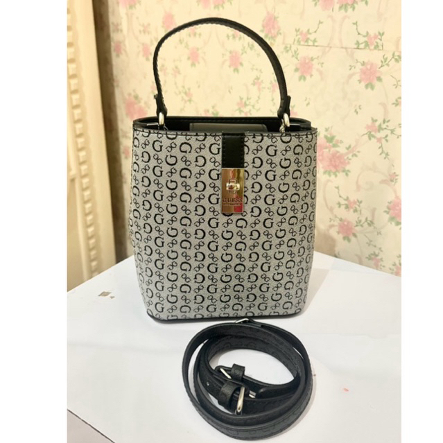 Tas guess original store ( BARU )