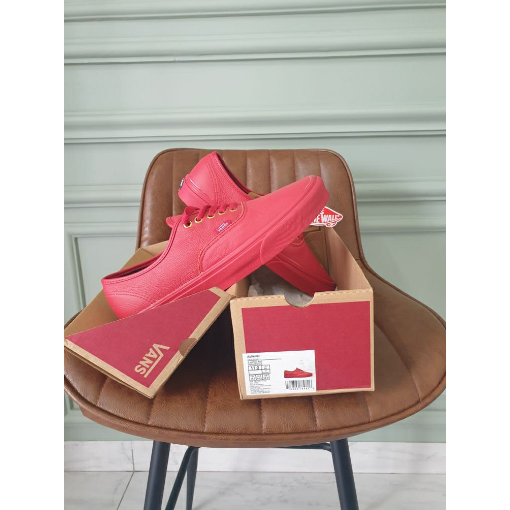 Sepatu Vans Leather Red Size 44.5