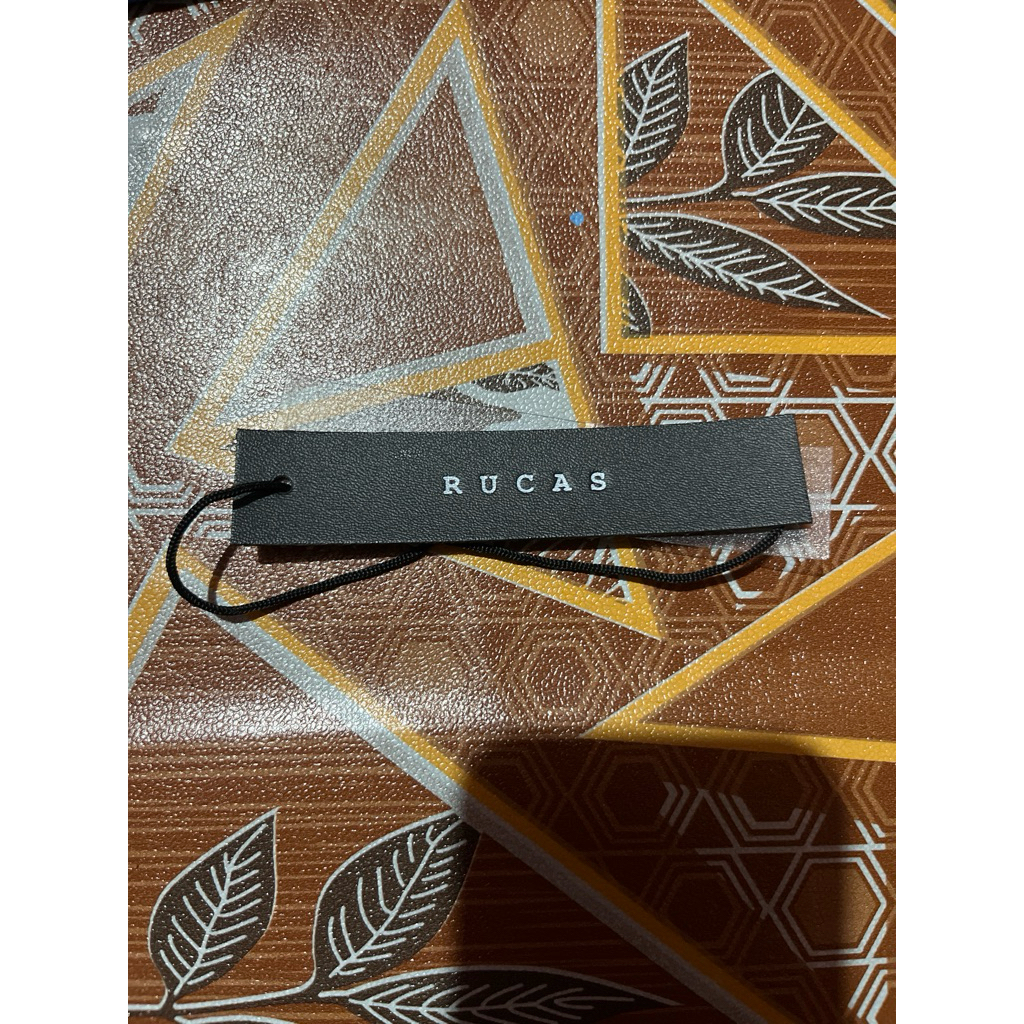 

tag leather rucas