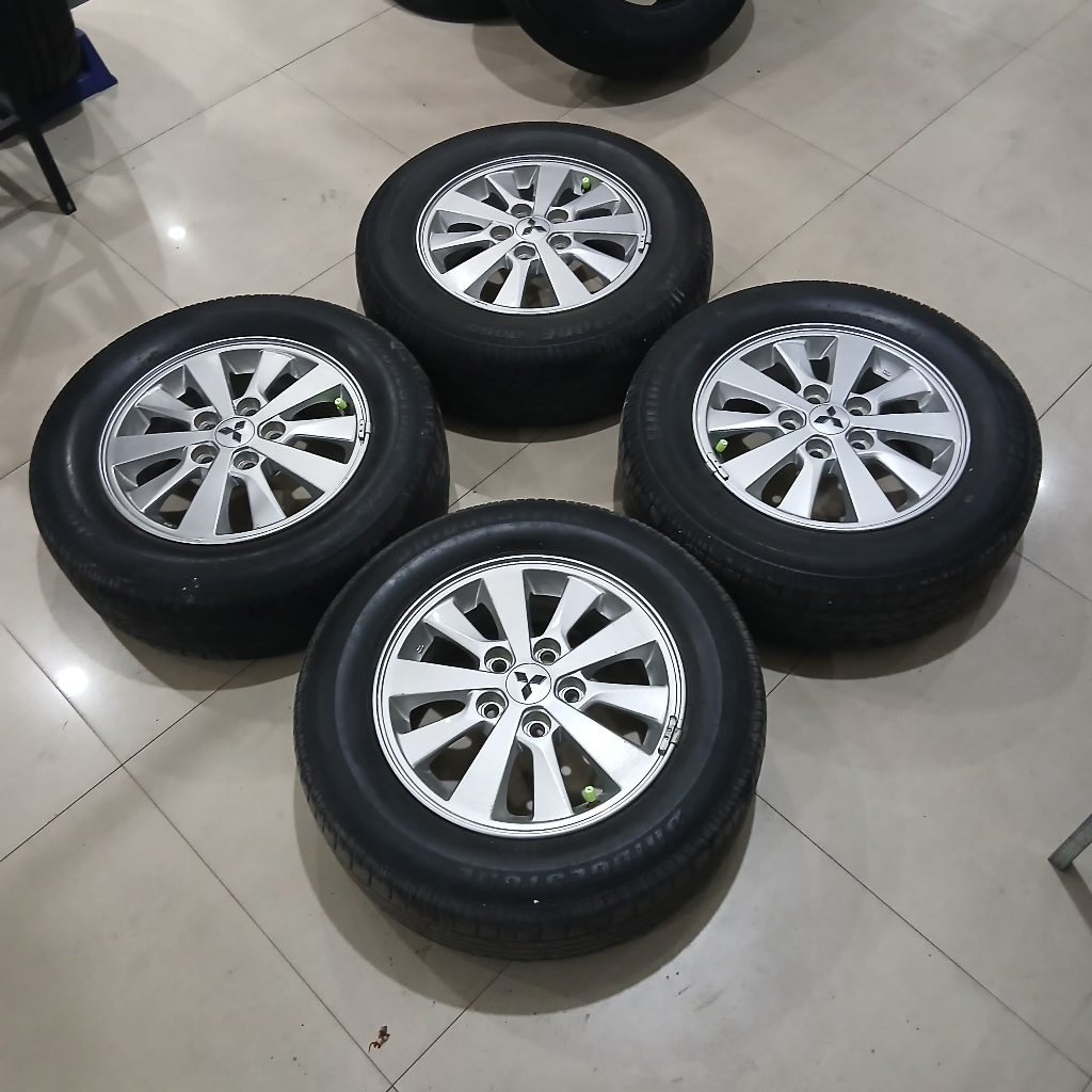 VELG/PELEK MOBIL SECOND ORIGINAL XPANDER RING15 BAUT5X114+BAN BONUS