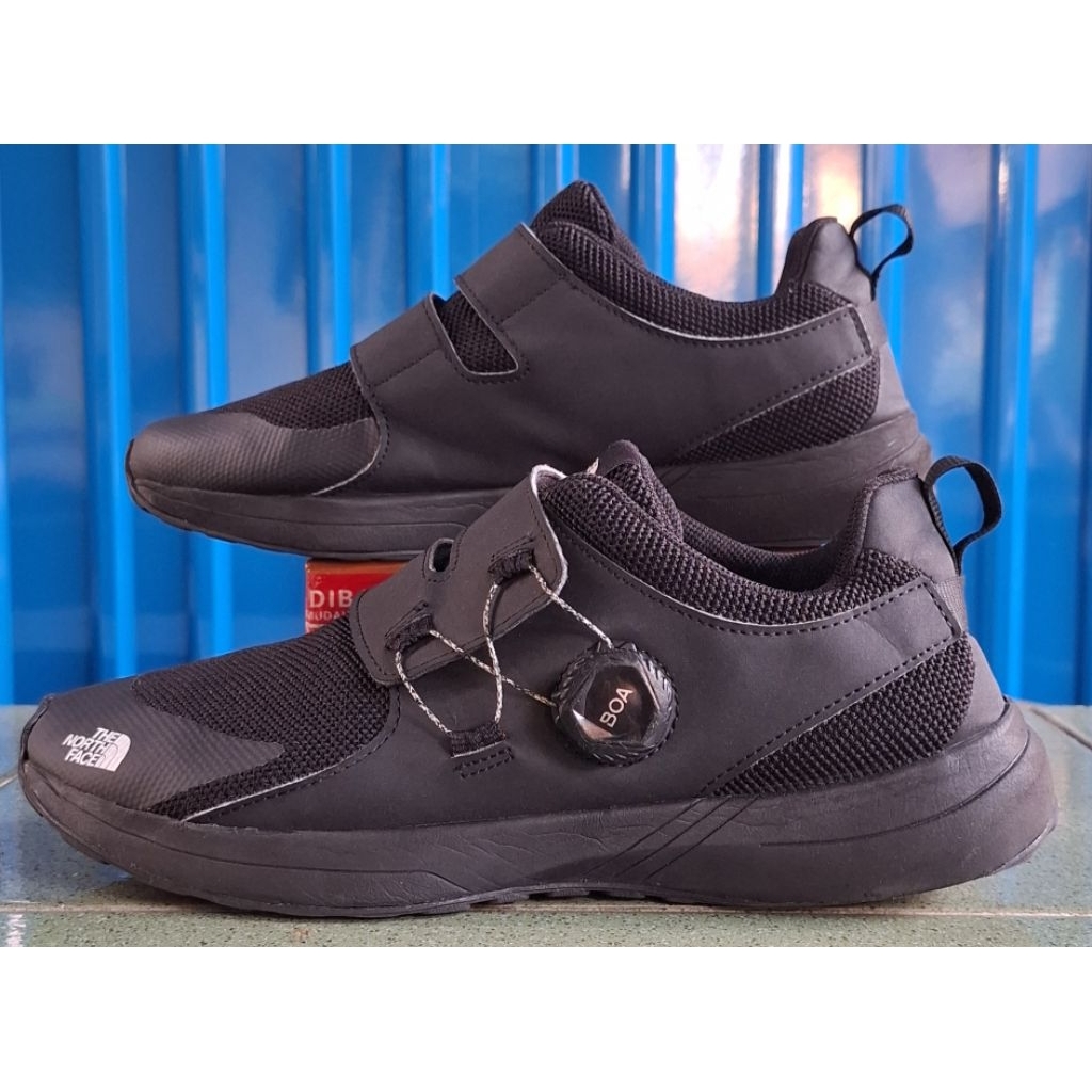 sepatu tnf (outdoor)